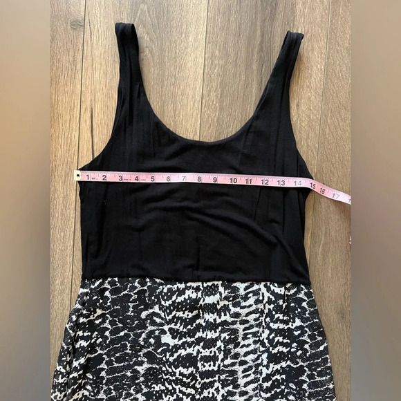 Vince Camuto sleeveless maxi dress black and white animal print Size Medium - Picture 6 of 12